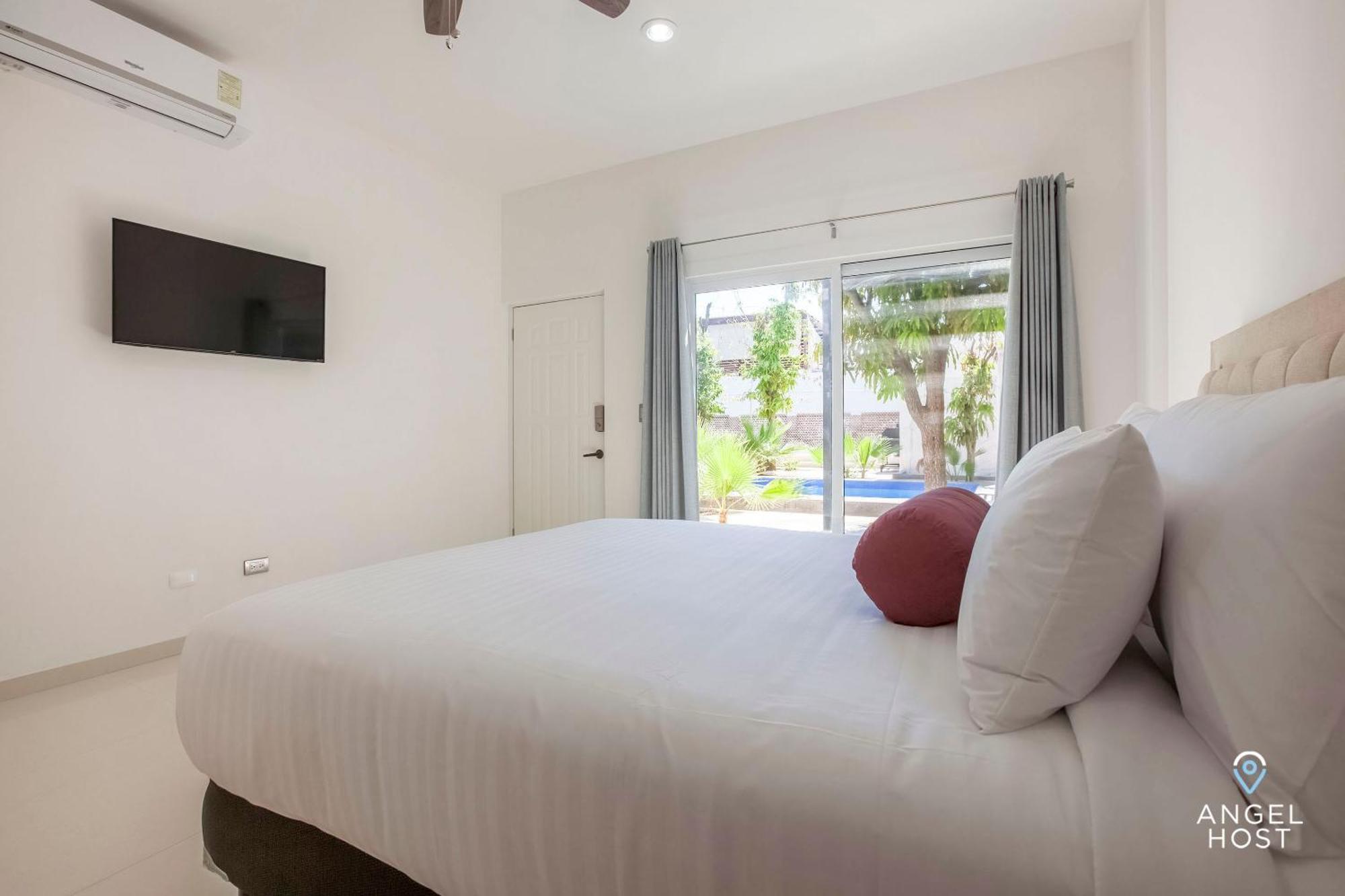 Cozy Stay With Pool Bbq Steps From Hotspots La Paz Bagian luar foto
